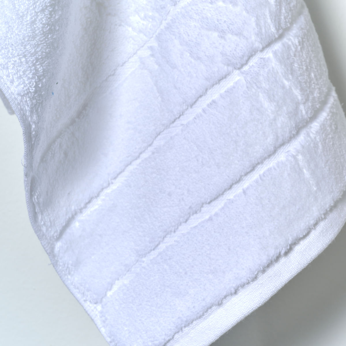 03 13 0043 Toalha Rosto Seven Hundred Branco 002